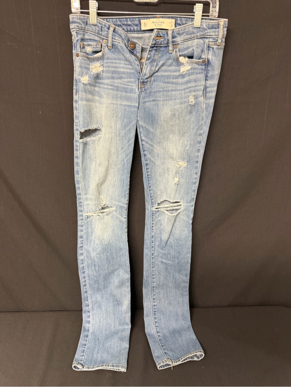 Abercrombie & Fitch Jeans Size 27 4L Distressed Light Wash Denim